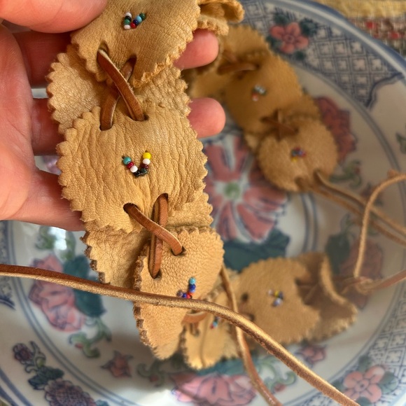 Handcrafted Native American Beaded Tan Leather Tie Headband Headrest - Picture 3 of 15